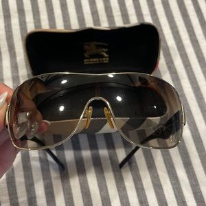 Burberry Sun Glasses